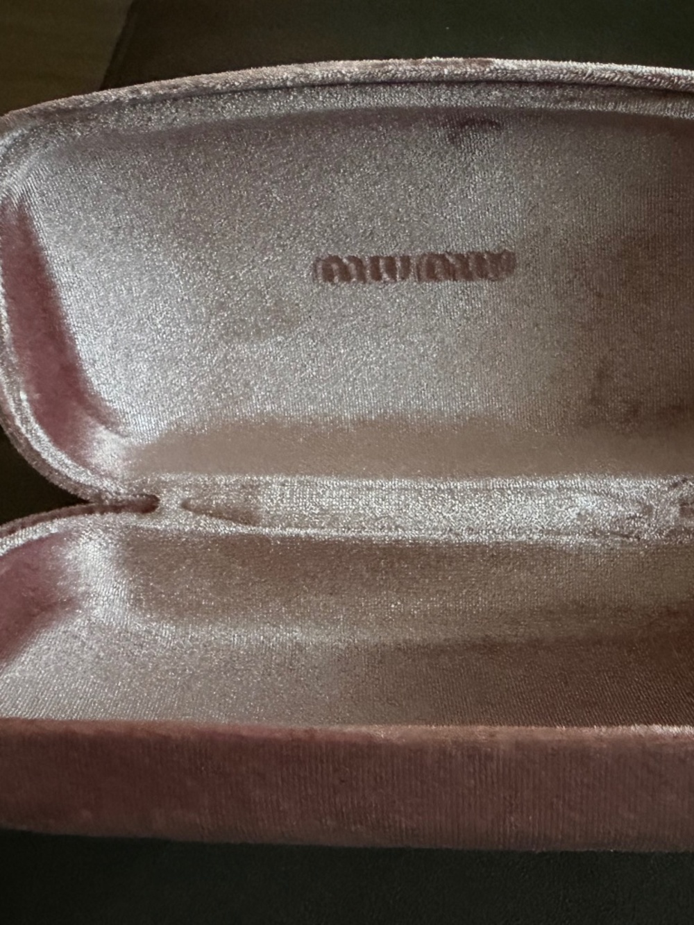 NEW - Designer Miu Miu Dusty Rose Pink Velour Hard Clamshell Eye/Sunglass Case
